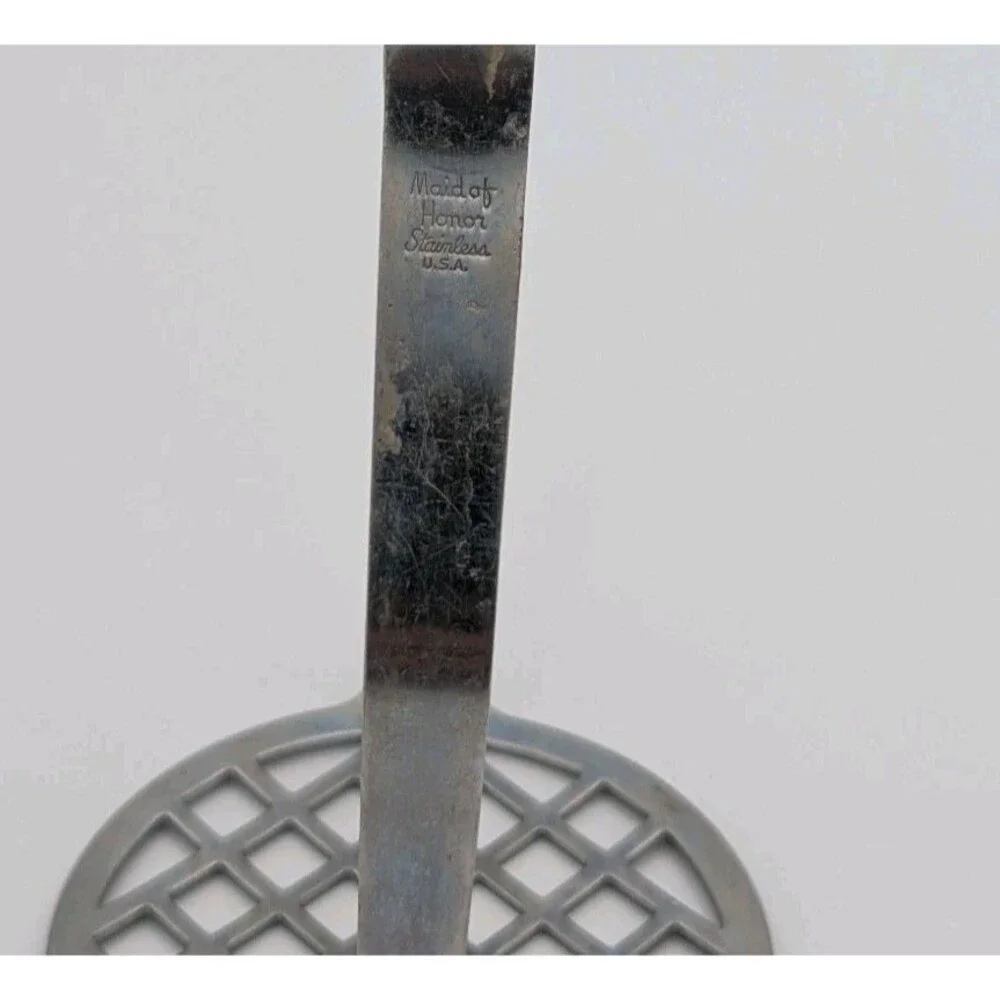 Vintage Potato Masher USA Maid Of Honor Waffle Grid Stainless Wood Handle 9 In.